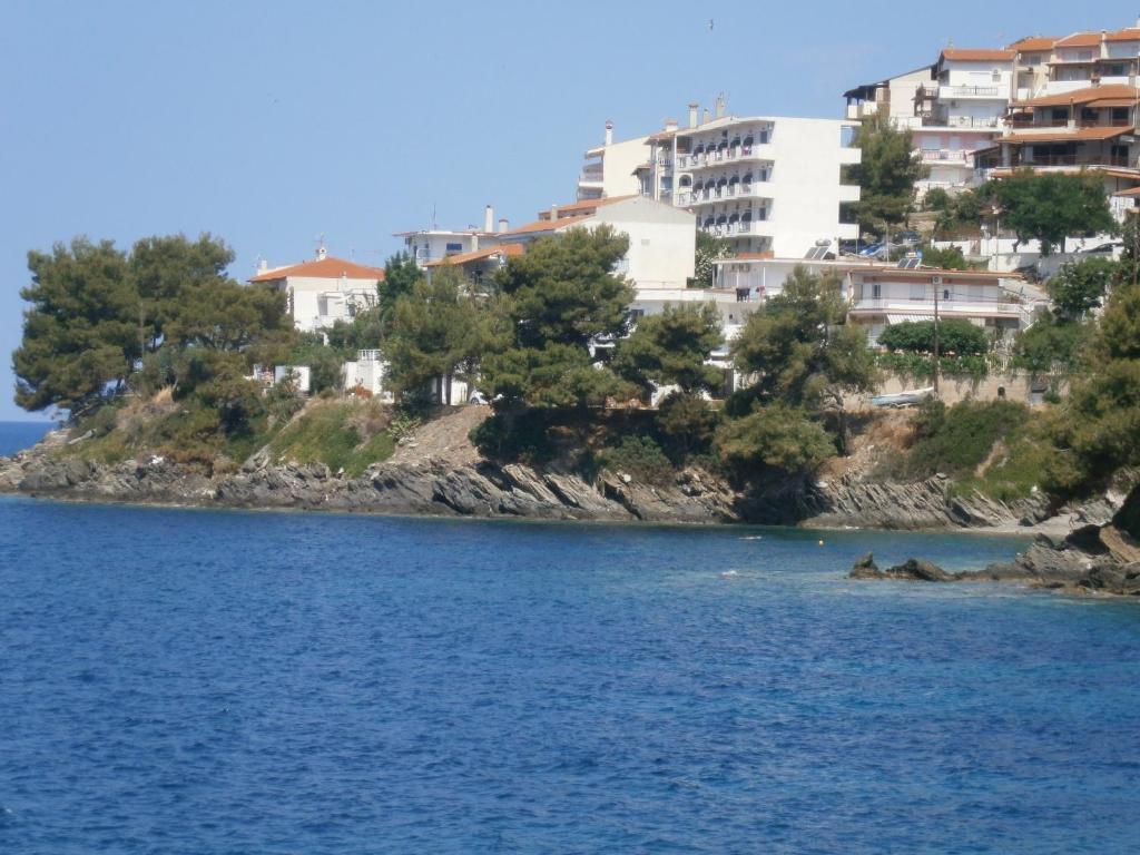 Akrotiri Hotel Neos Marmaras Exterior foto